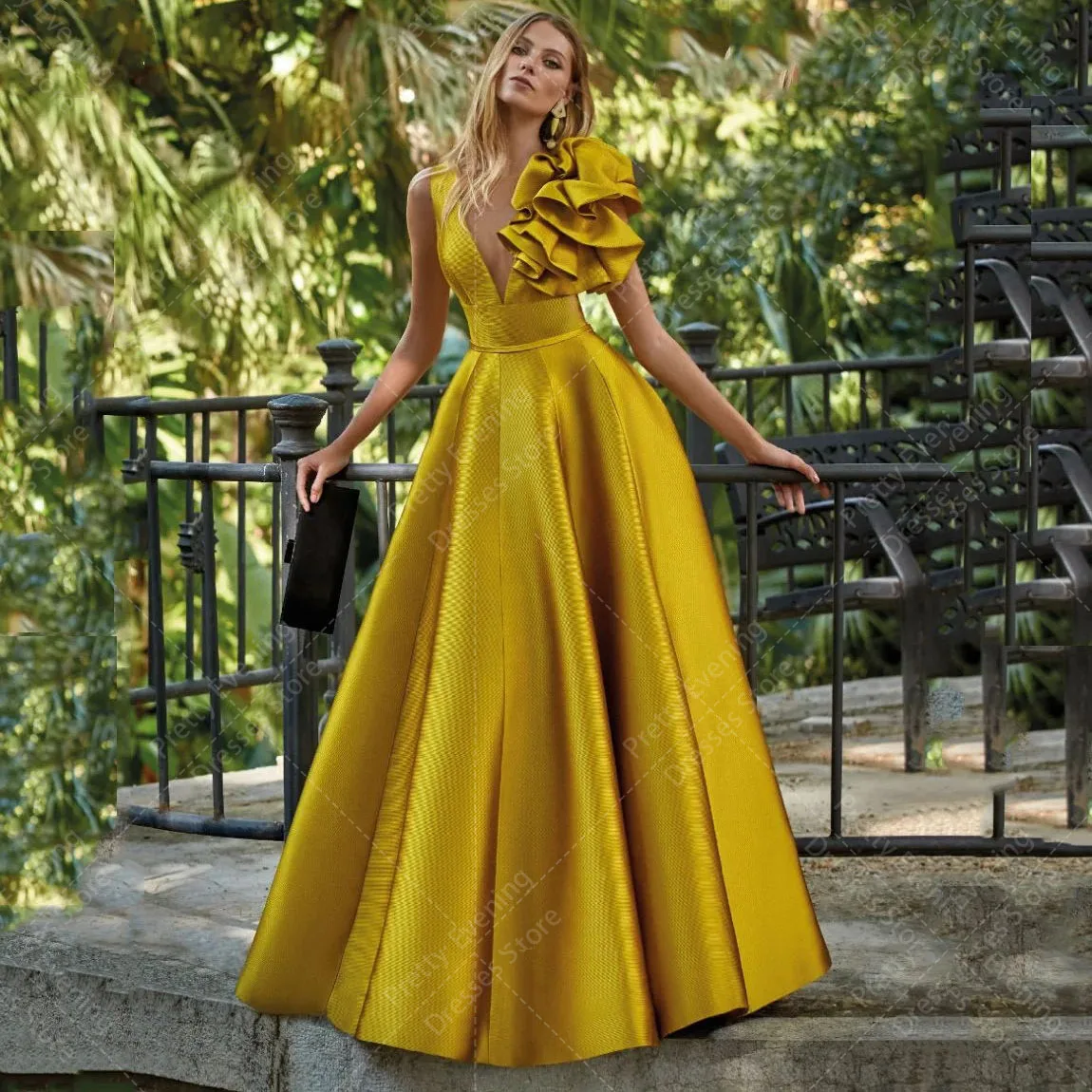 Moderne Eenvoudige Vrouw Yello Avondjurken Sexy Plooi V-Hals Mouwloze Satijnen Prom Jurken Formele Celebrity Party 2024 Vestidos