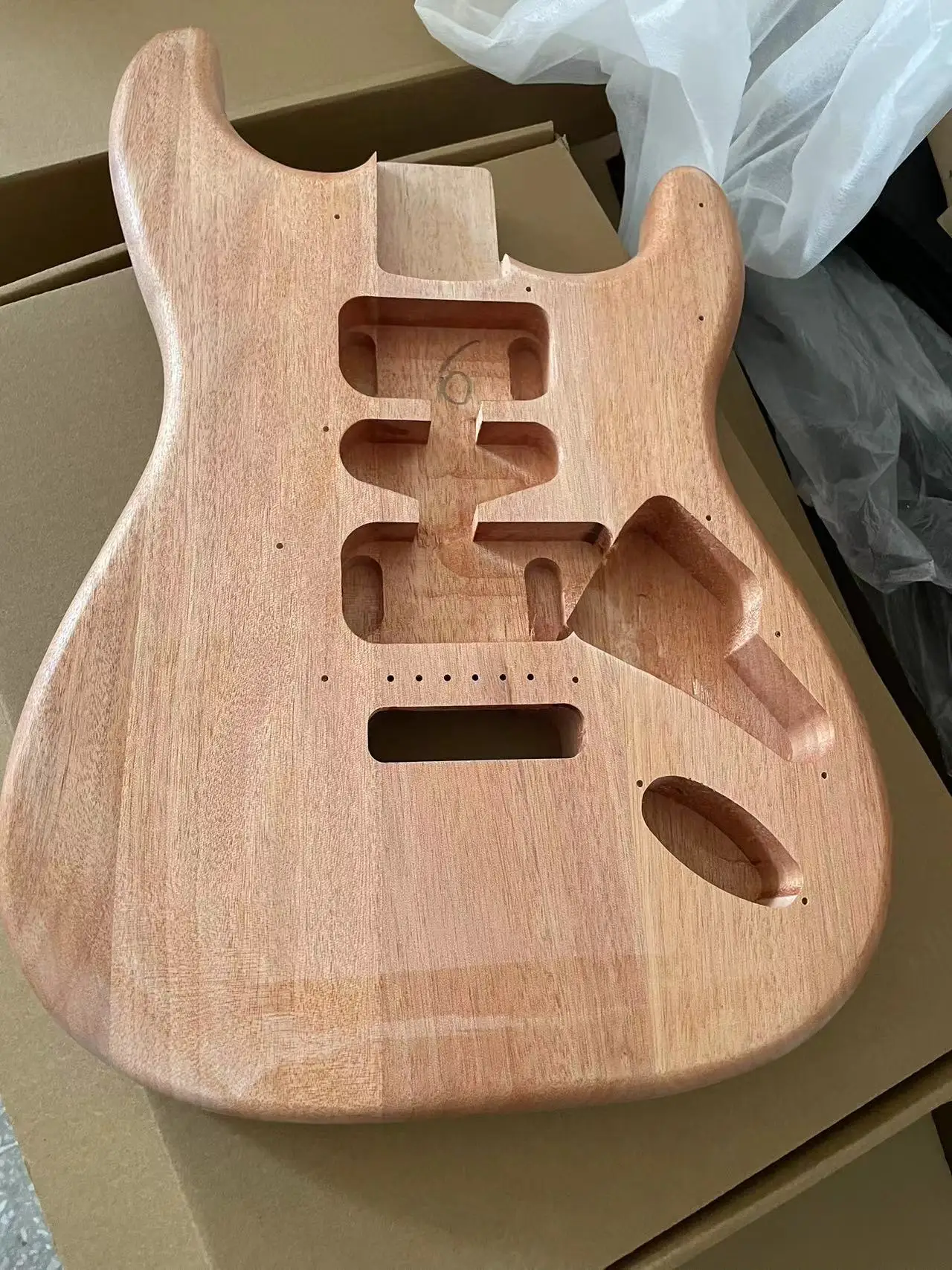 Mahogany Wood Electric Guitar Body, Unfinished DIY, DIY Custom Guitar, Barrel Part, 5.7cm Pocket Width, S T, High Quality