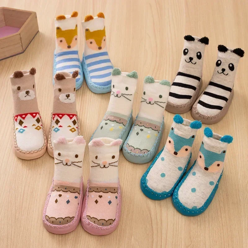 Calcetines de invierno con dibujos de animales para niños y niñas recién nacidos, zapatos bonitos para niños pequeños, calcetines de piso con suela