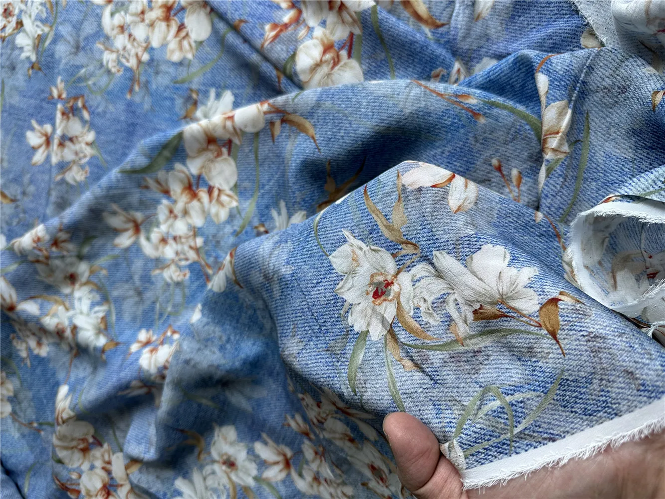 1 meter 100% Mulberry Silk 14 momme Crepe Silk Fabric Blue Floral Printed 136cm 53\