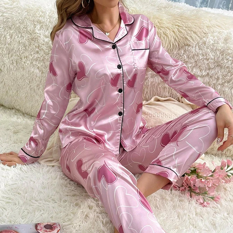

Women's Silky Heart Print Pajama Set Long-Sleeve Lapel Chest Pocket Top And Pants Comfortable Relaxed Fit Sleepwear Loungewear