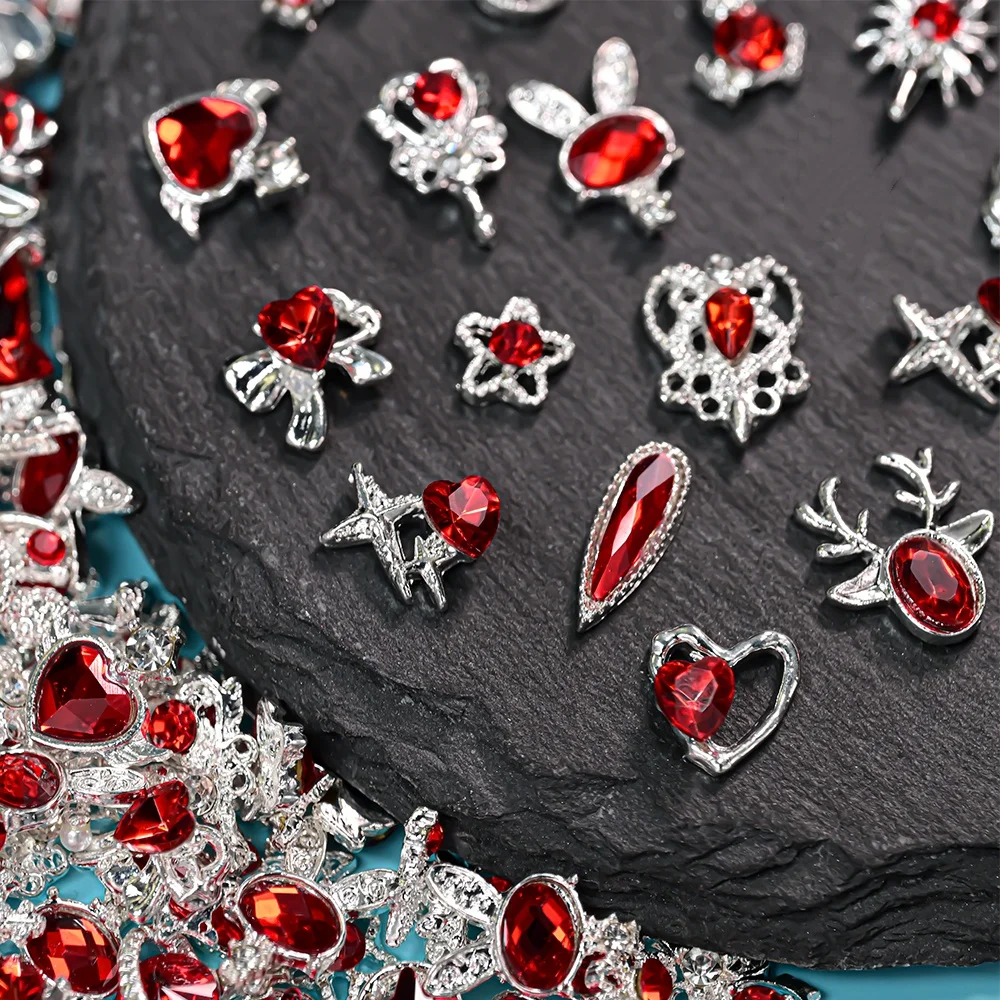 30 peças de Charms de Unhas de Luxo 3D com Strass Vermelho em Formato de Coração/Cervo/Coelho/Bastão, Design de Diamante em Liga para Decoração de Manicure DIY