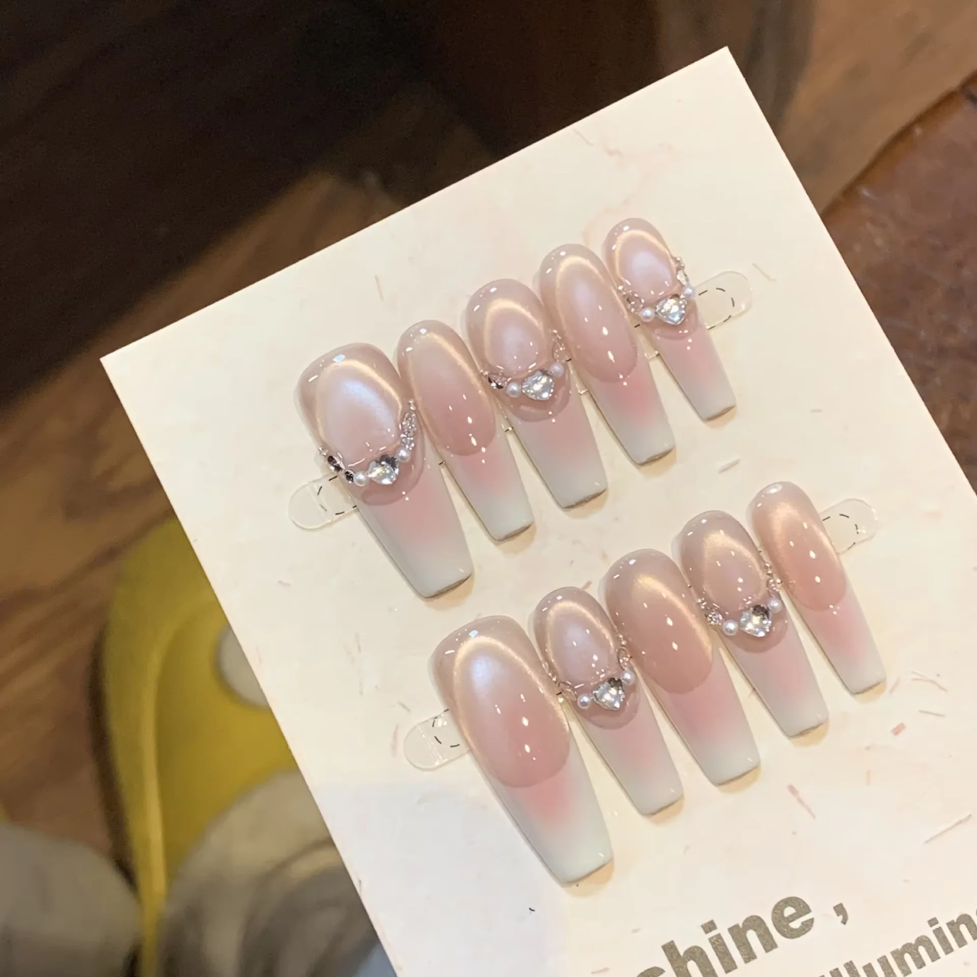

10pcs Long Handmade Armour French Cat'S Eye Flash Big Diamond Nude Pink High-End Light Luxury Fashion Fake Nail Patch for Women