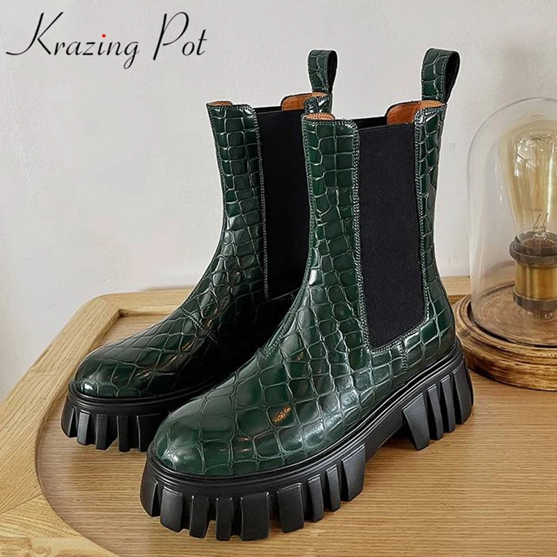 Krazing Pot Echt Leer Punk Laarzen Ronde Neus Platform Winter Merk Schoenen Geplooide Maiden Wear 2024 Steen Patronen Enkellaarsjes