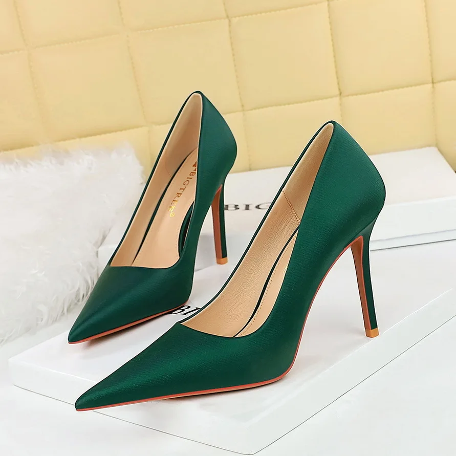 

Fashionable And Sexy Nightclub Slimming Banquet High Women's Thin Heels Shallow Mouth Pointed Single Shoes Pumps туфли женские