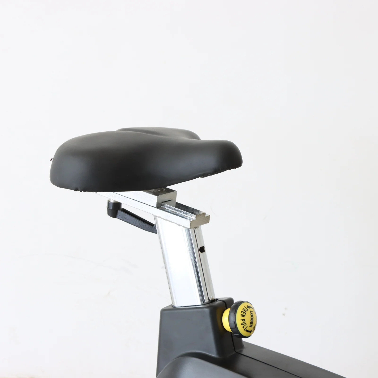 Adjustable Indoor Cycling Bike Magnetic Exercise Spin Bike with Steel and Aluminium Materials for Home Use