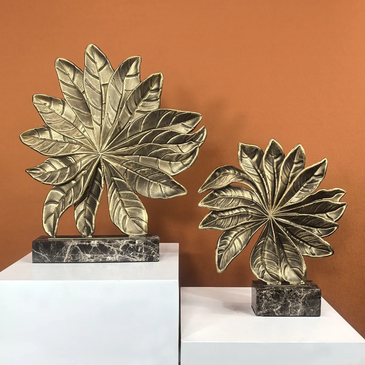 Marble Metal Leaf Ornament Simulated Leaf Sculpture Schefflera Arboricola Golden Plants  Metal Figurine Home Decoration