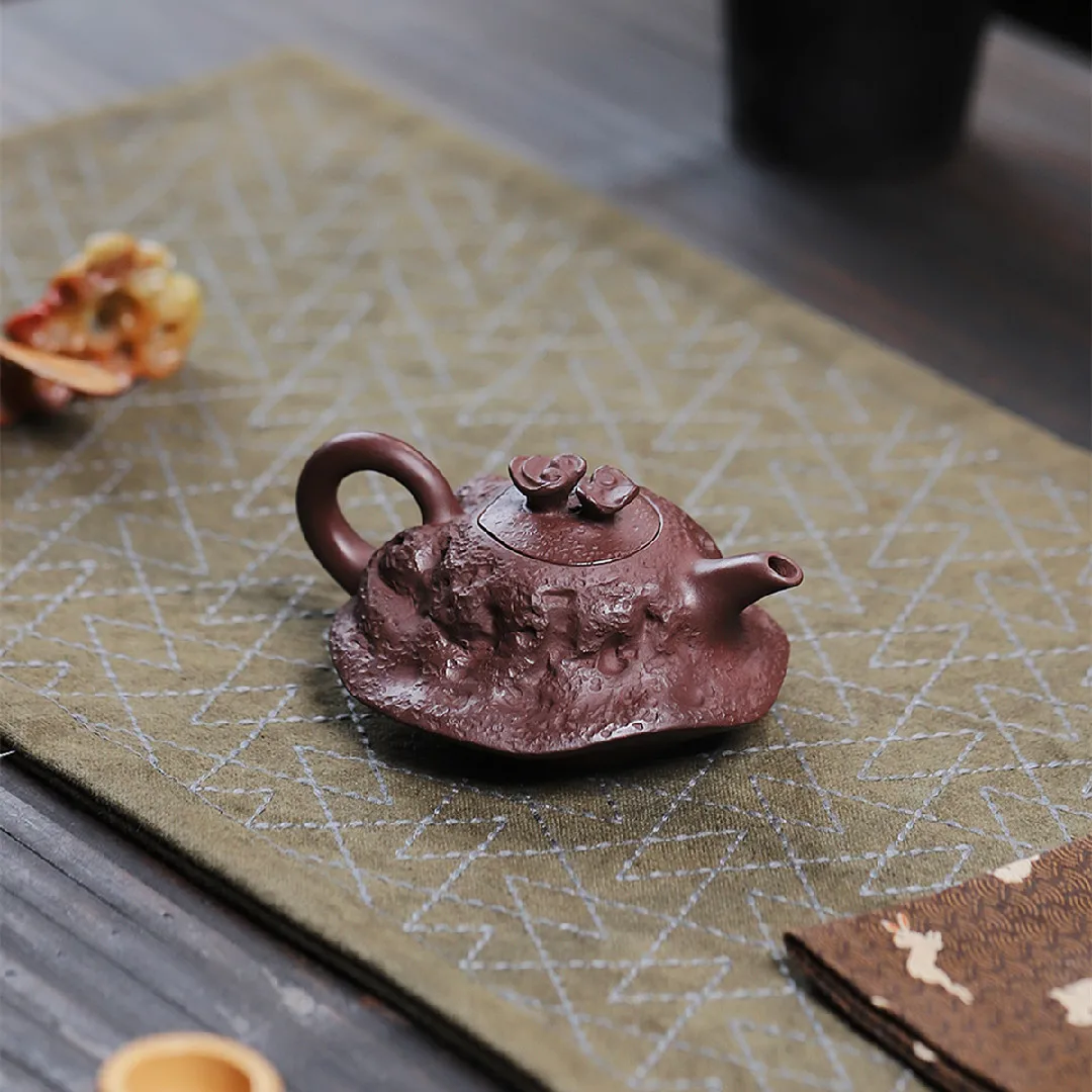 High Quality Yixing Purple Sand Teapot Ore Eggplant Clay Handmade Exquisite Small Capacity Bionic