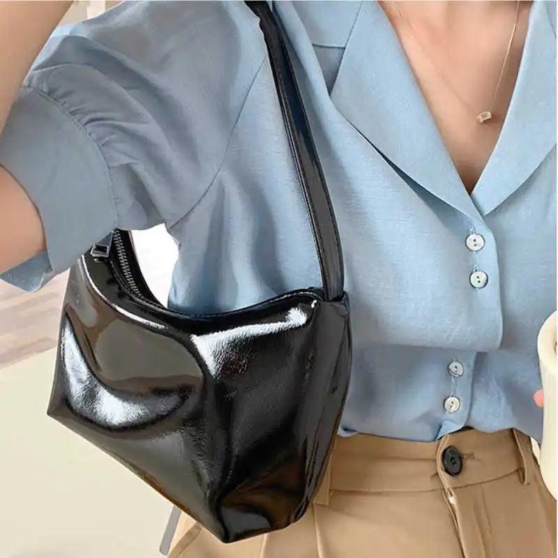 

Women's Fashion Temperament Handbag Female Korean Niche Solid Color Shoulder Underarm Bag Ladies All-match Casual Pillow Bag