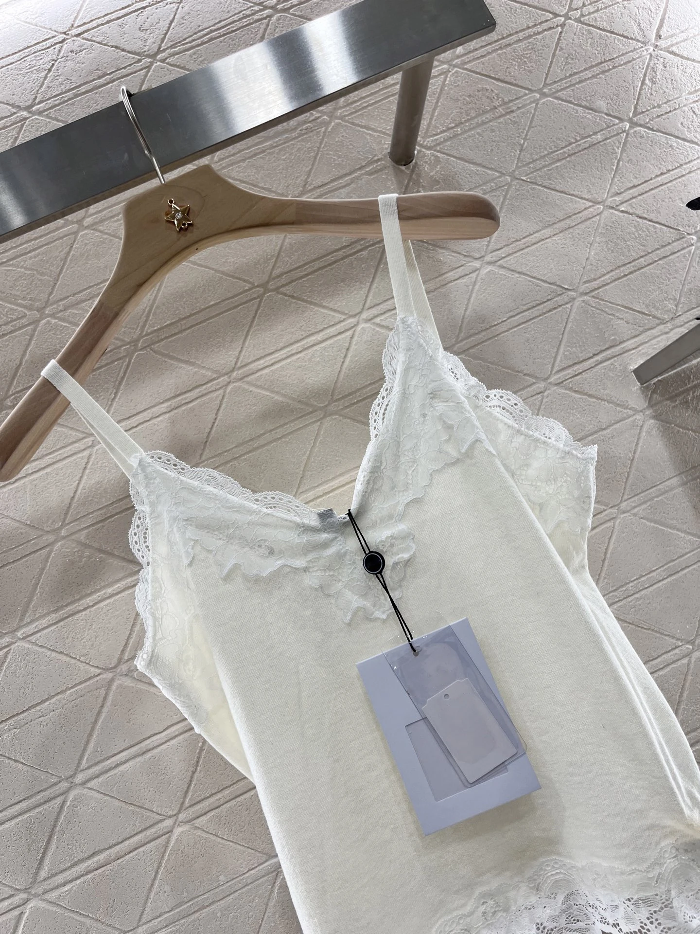 

2025 Women's Summer High Quality Knit Top Sexy Sling Slim Fit Short V-neck Straight Tank Top