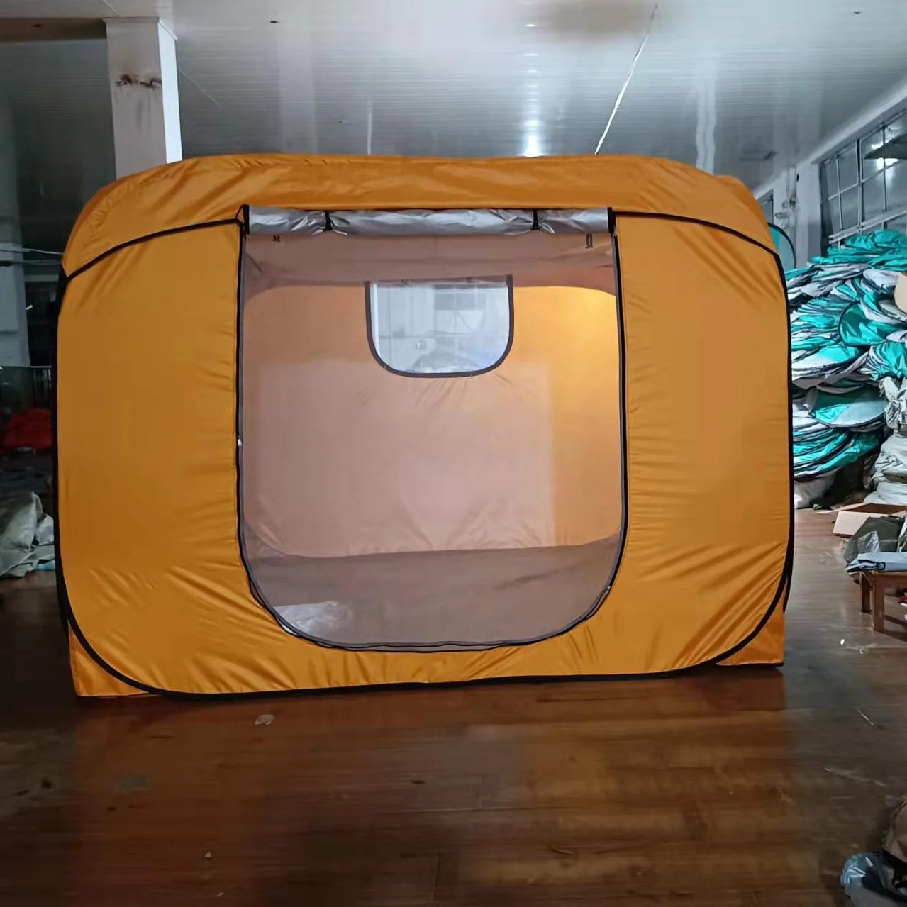 Indoor Modular Emergency Evacuation Shelter with Foam Pad, Civil Affairs Portable Movable refugee Cube Tent for disaster relief