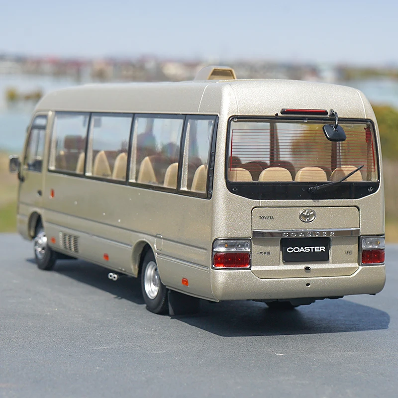 1:24 Bus Model Van Minibus Alloy Door Can Be Opened Car Model Collection Gift