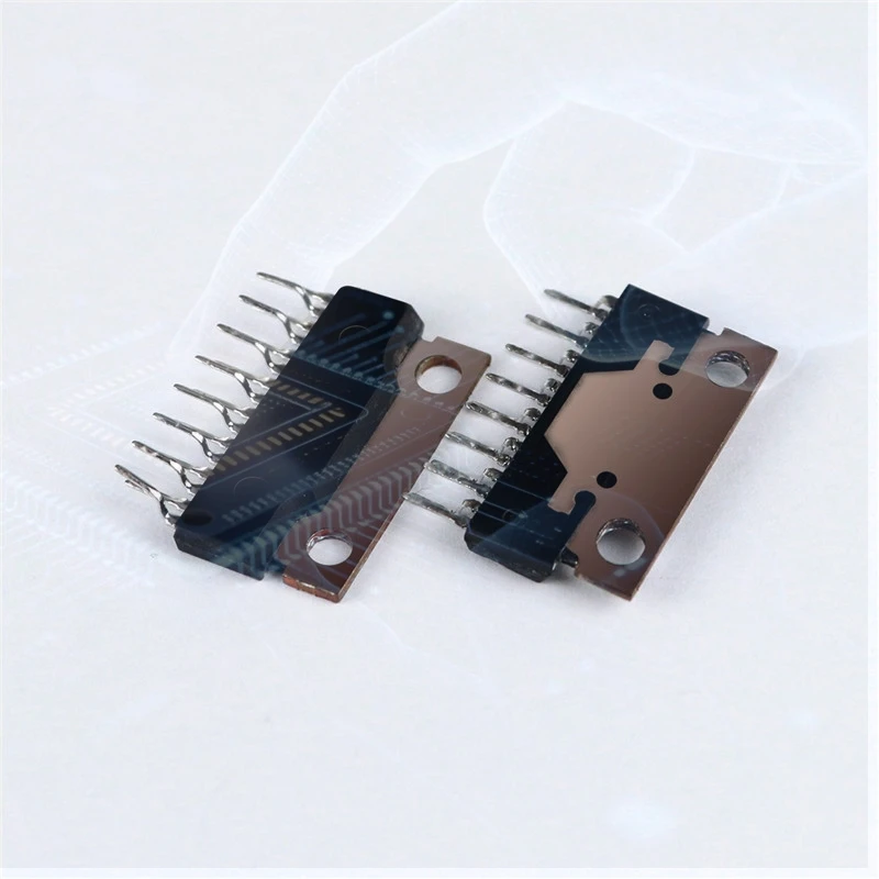 (5-10-20-30-100PCS) RF7196 QFN RF7196D