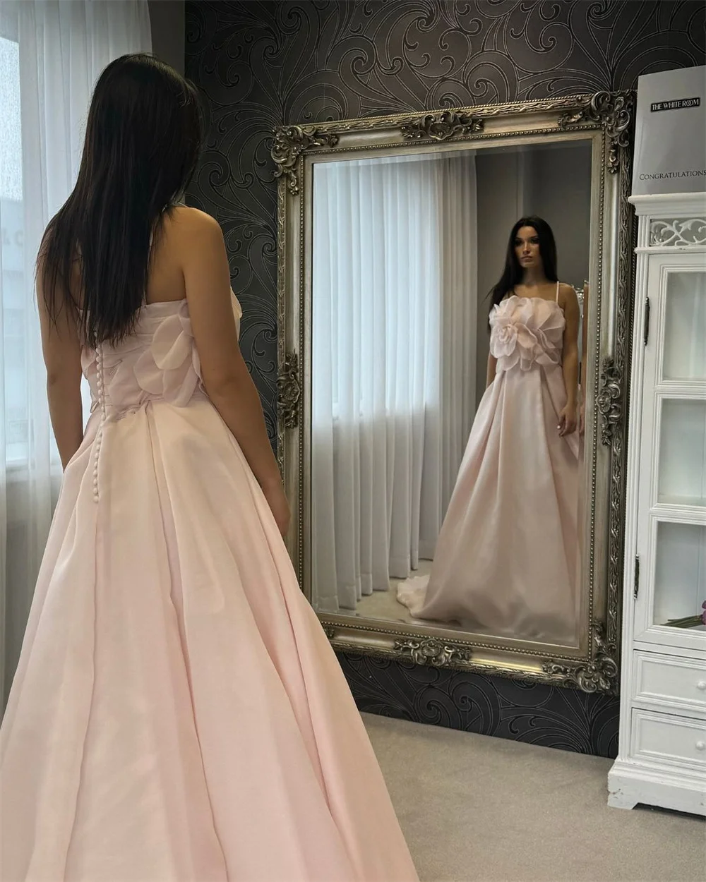 カスタマイズされた白いウェディングドレスシンプルな A ラインコートトレインローブ · デ · マリエエレガントなパーティードレス女性ストラップレススパゲッティストラップ