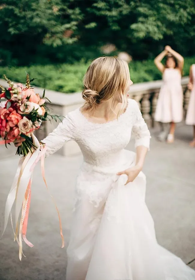 Modest New Arrival Chic A Line Dresses Sleeves Lace Appliques Tulle Sweep Train Country Style Wedding Dress Bridal Gowns