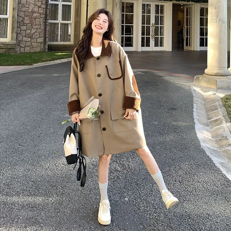A new and good-looking women's casual coat with patchwork windbreaker design