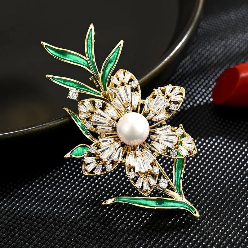 Chinese Style Lucky Auspicious Fortune Flower Leaf Brooch Micro Paved Shiny Zircon Glossy Pearl Green Enamel Pin For Women Gift