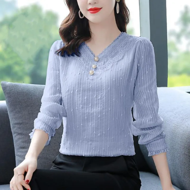 Spring and Summer Women\'s Fashion Lace V-Neck Tshirt Loose Relaxed Commuter Long Sleeve Pullover Solid Button Sexy Vacation Tops