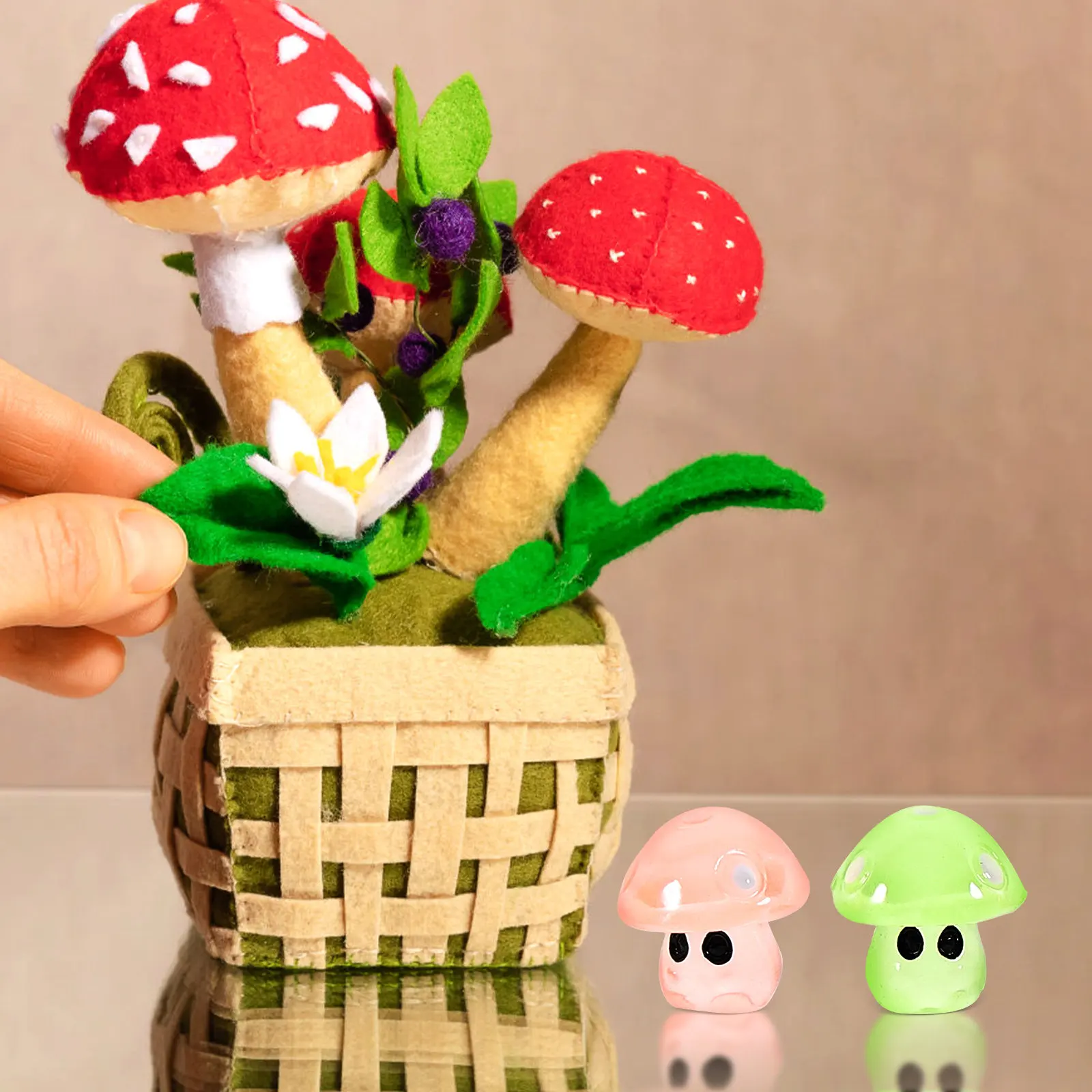 14Pcs Luminous Mini Mushroom Statue Safe Resin Garden Decor for Patio Pathway Lawn Bonsai Scene Micro Landscape Mushroom