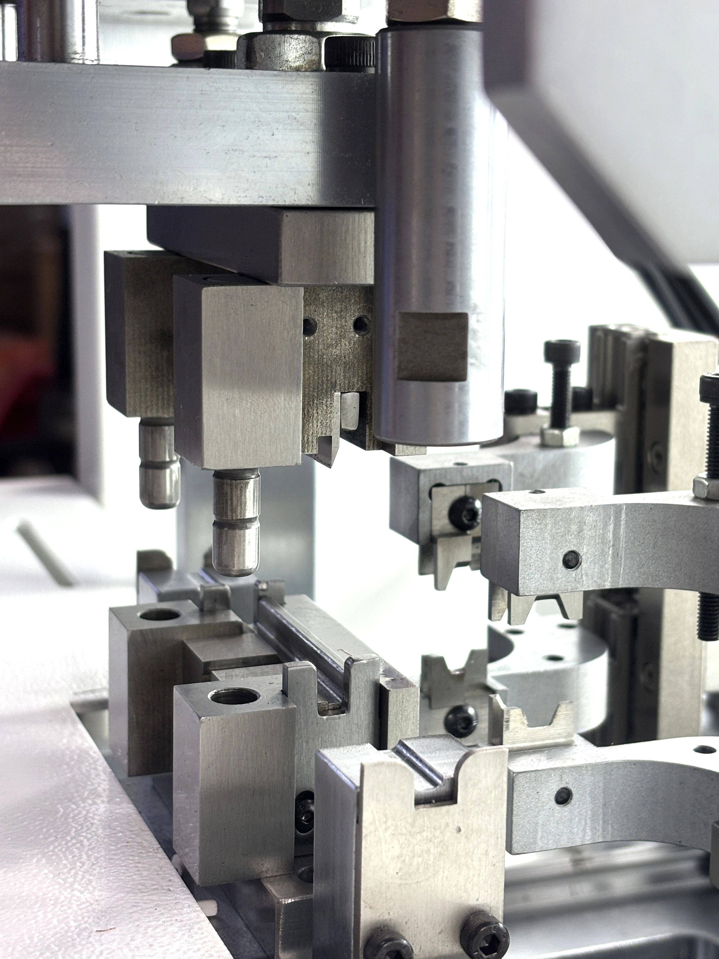 Automatic Twin Parallel Wire Splitting Stripping Machine 2-Core Flat Cable Cut Strip Split Machine for LED Lamp Wire/DC Cord