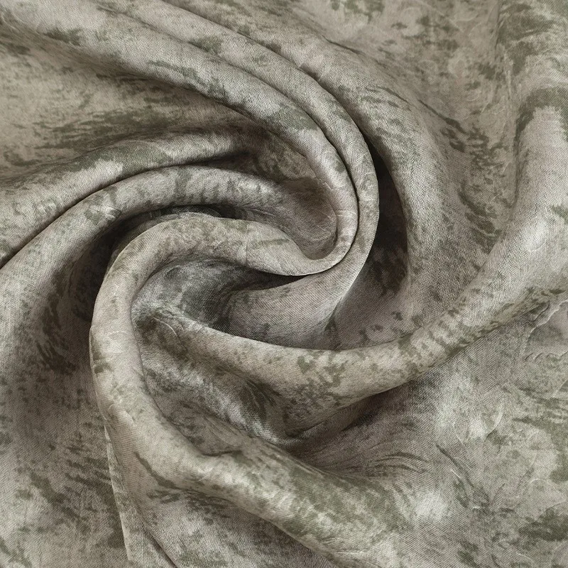 

Комплект из ткани из полиэстера и спандекса с принтом в китайском стиле: чонсам и рубашка.