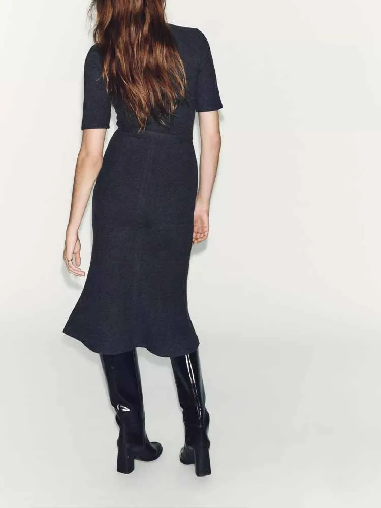 เดรสยาวทรงตรงแขนสั้นสไตล์ยุโรปและอเมริกาสำหรับผู้หญิง  คอลเลคชั่นใหม่ล่าสุดประจำฤดูใบไม้ร่วง/ฤดูหนาว พร้อมเข็มขัด