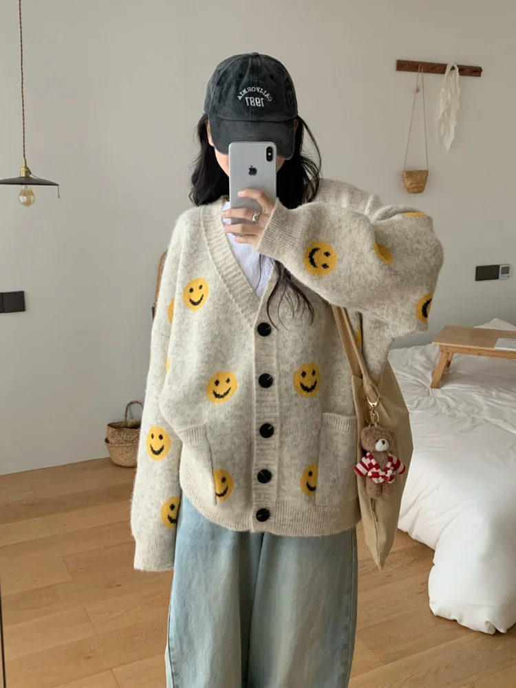 

Ladies Thiened Knitted Cartoon Face Sweater Outerwear Autumn Winter Street Sle Loose Fit V-Ne Long Sve Cardigan