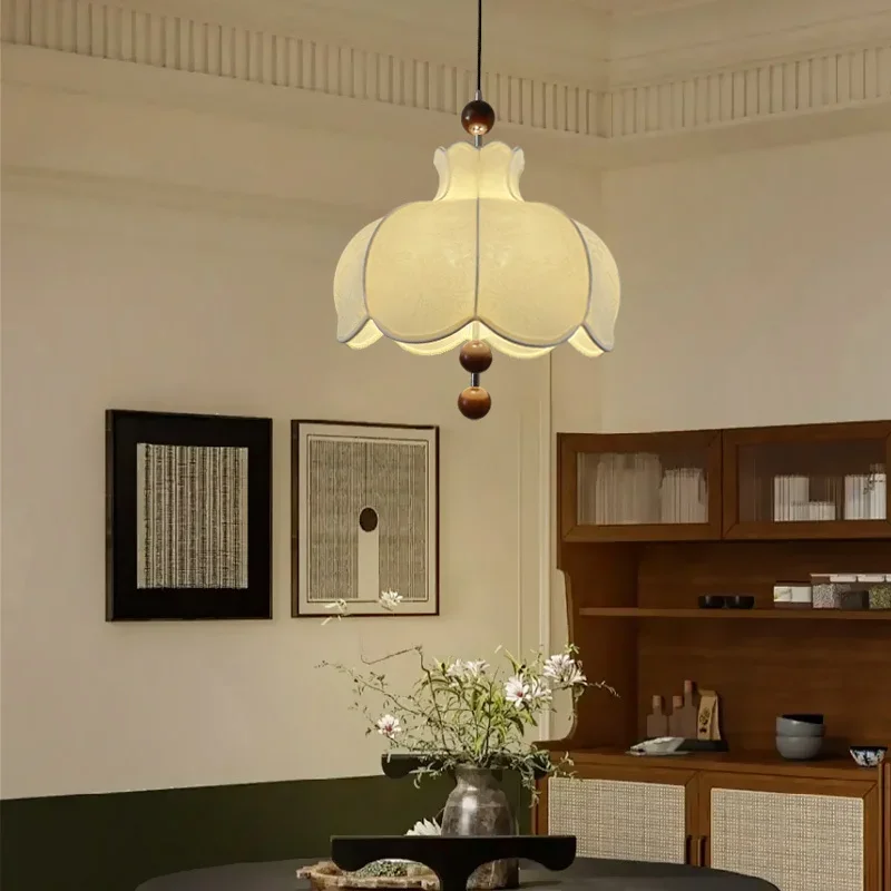 French Retro Wooden Pendant Light Petal Printing Fabric Hanging Lamp Medieval Living Room Bedroom Restaurant Kitchen Chandelier