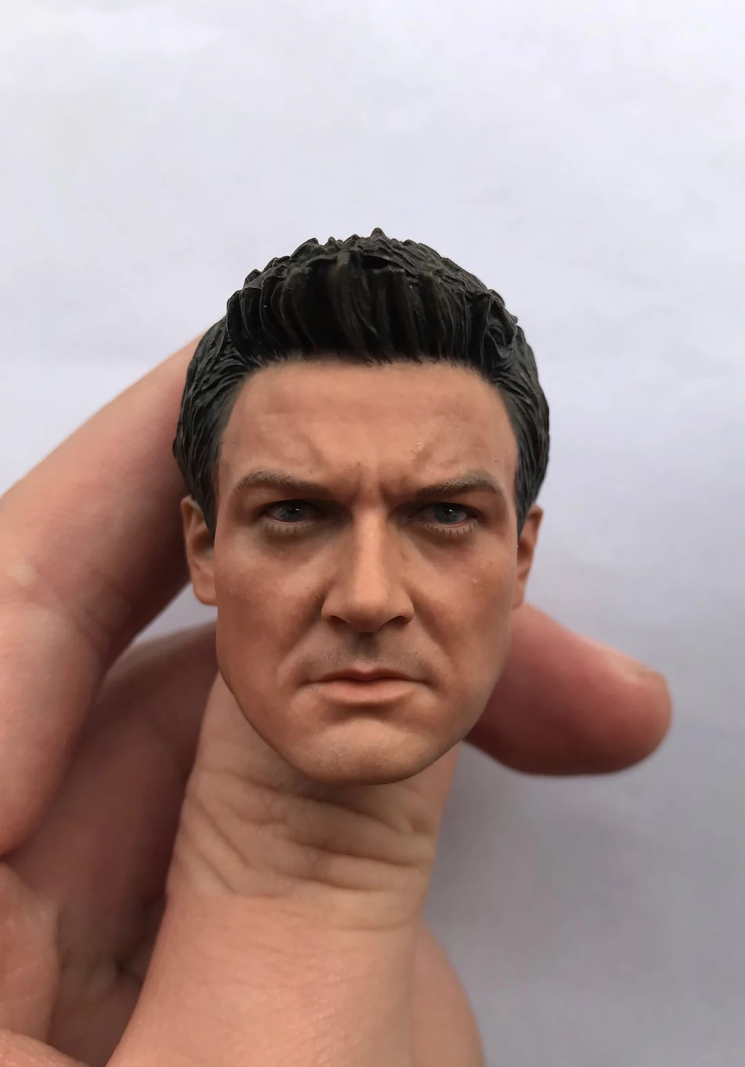 

Jeremy Renner Head Carved 1/6 Scale Clint Barton 2.0 Head Sculpt Model Fit 12'' Hot Toys Action Figure Body