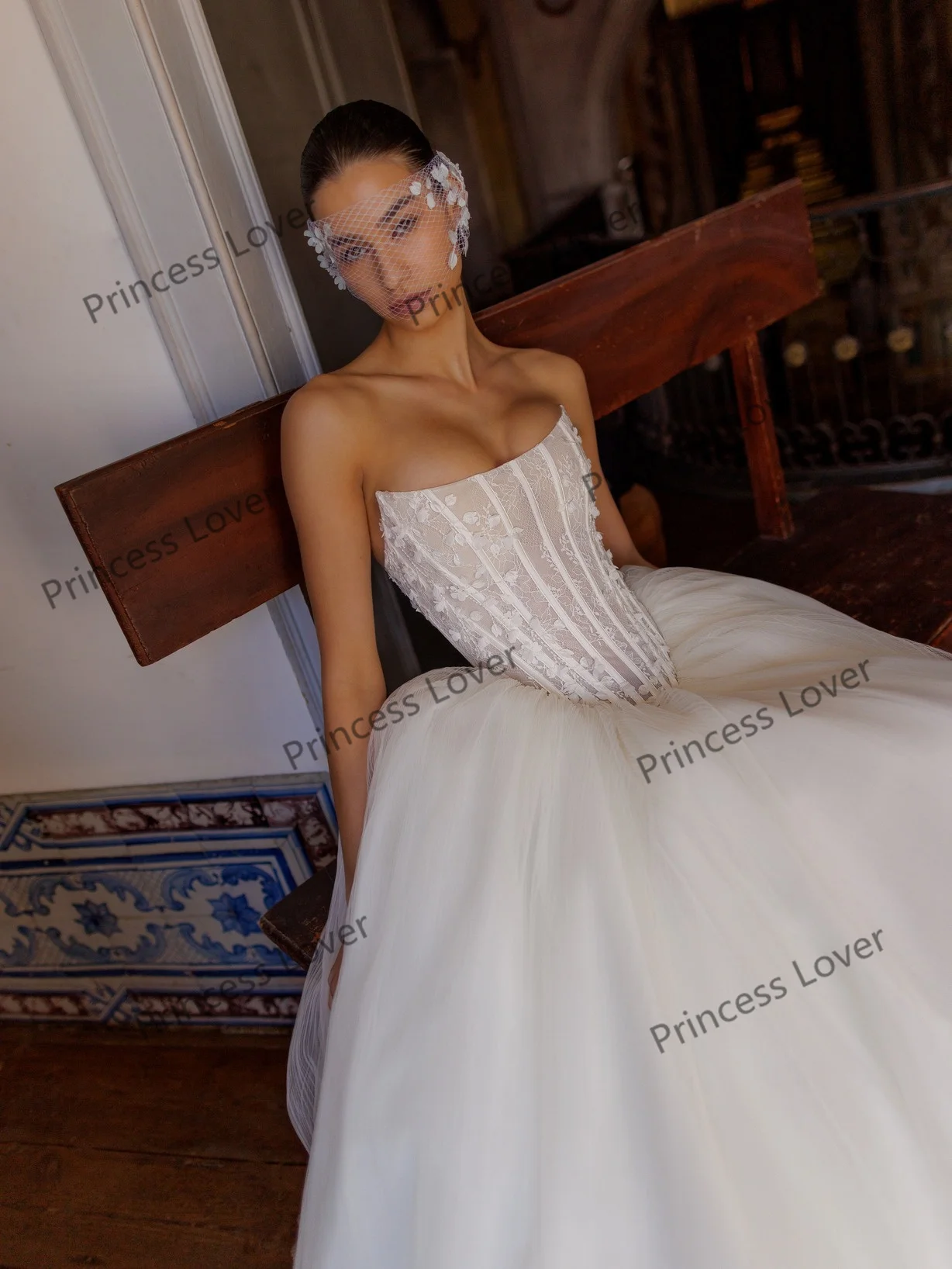 Elegant Wedding Dresses Illusion Lace Bustier Corset Bridal Gowns Plus Size Tulle Strapless Wedding robe de mariée Customized