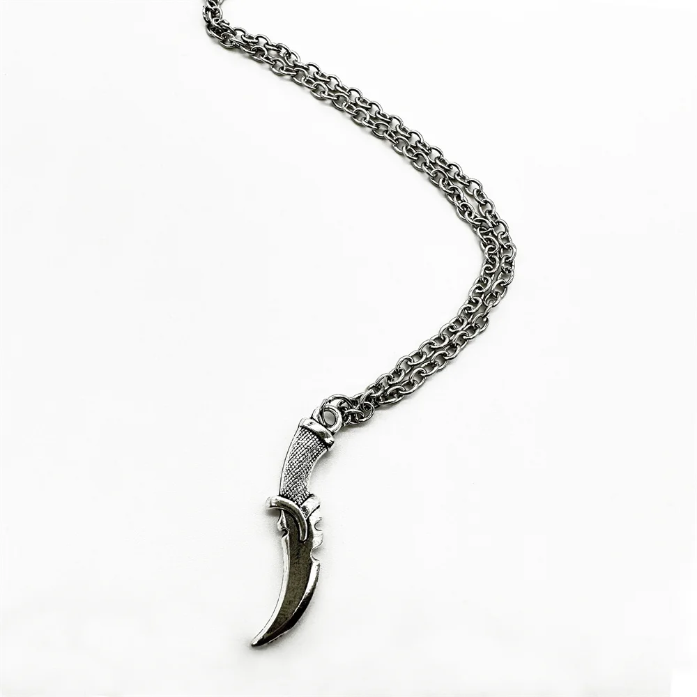 Gothic Messer Dolch Anhänger Halskette Schmuck Geschenk für Männer Frauen Gril Boy Punk Kpop Stil Zubehör Charme Neuheit