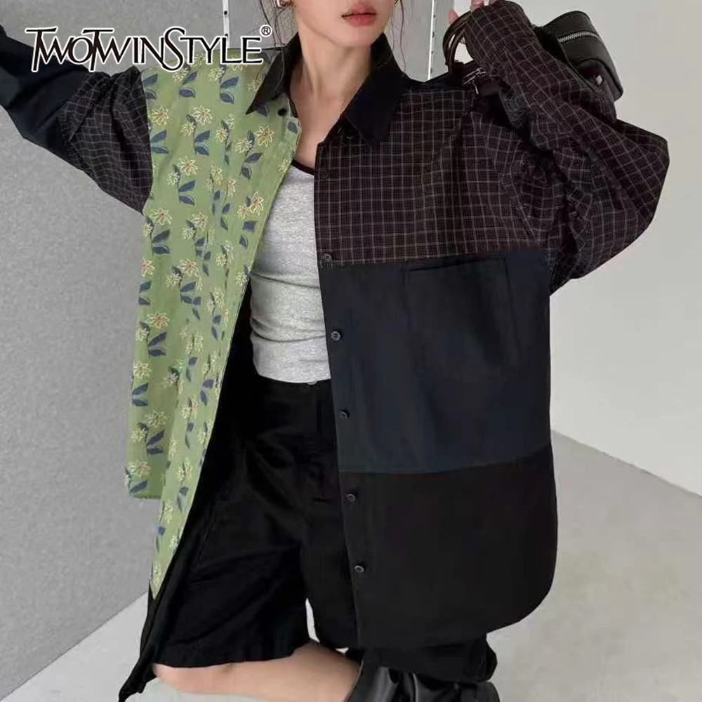 

TWOTWINSTYLE Hit Color Spliced Plaid Shirt Female Lapel Long Sleeve Streetwear Casual Women's Shirts Autumn Style New Fashion