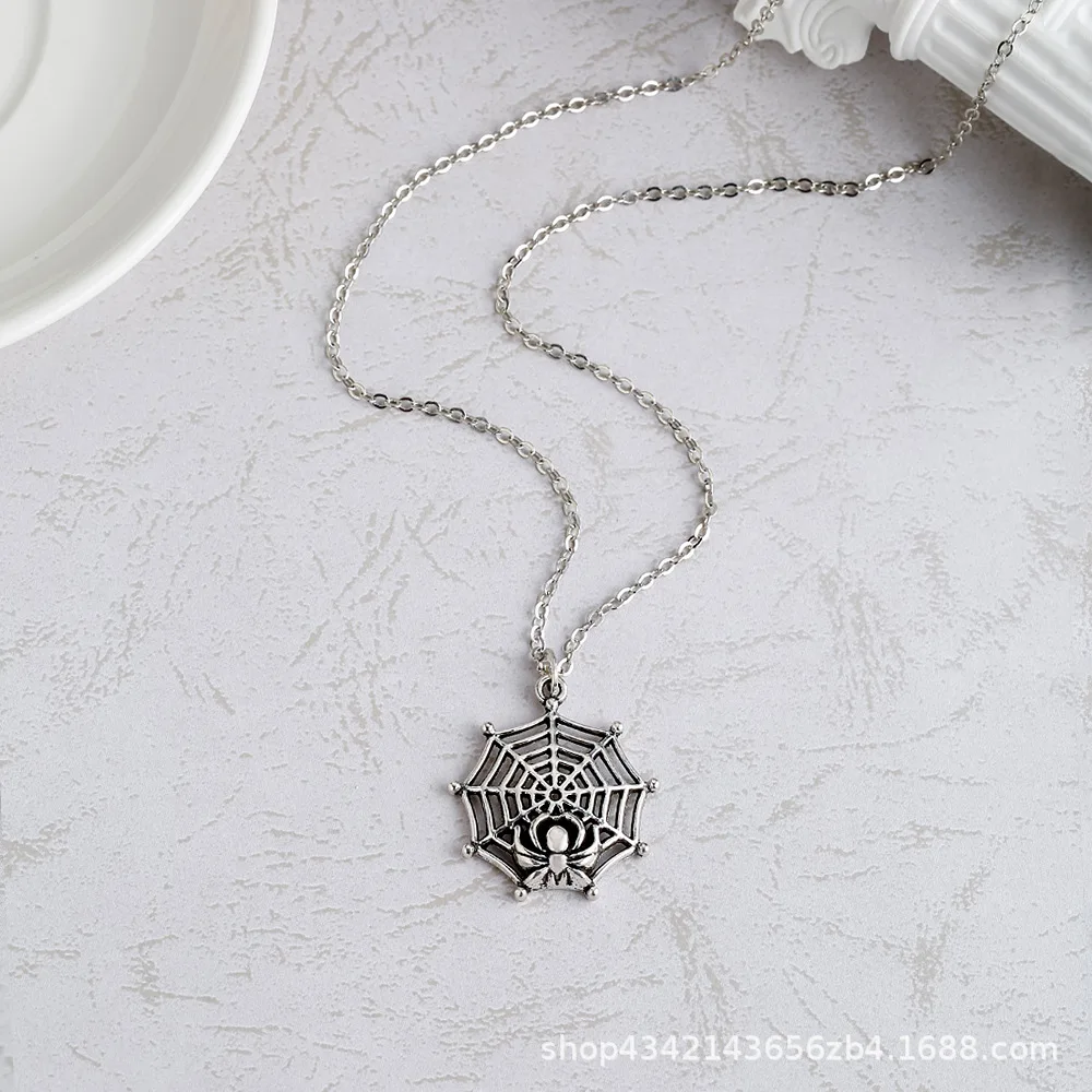 الأوروبية والأمريكية الرعب هالوين شبح مهرجان العنكبوت سبائك الفضة القديمة الويب قلادة مجوهرات الهيب هوب الرعب قلادة