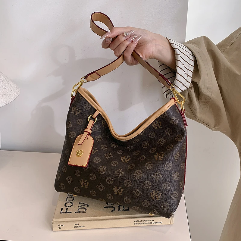 

Elegant Large Capacity Tote Bag For Women Trendy Crossbody Messenger Purse Vintage Shopper With Minimalist Designer Style