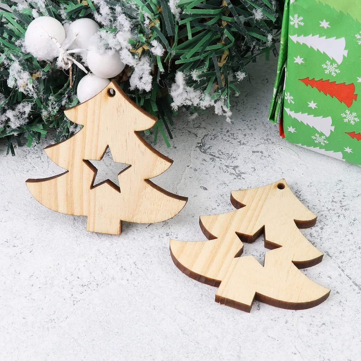 

10Pcs Wooden Cutouts Christmas Tree Hanging Pendant Star Shape Decorative Ornament DIY Craft Supplies Festival Decoration
