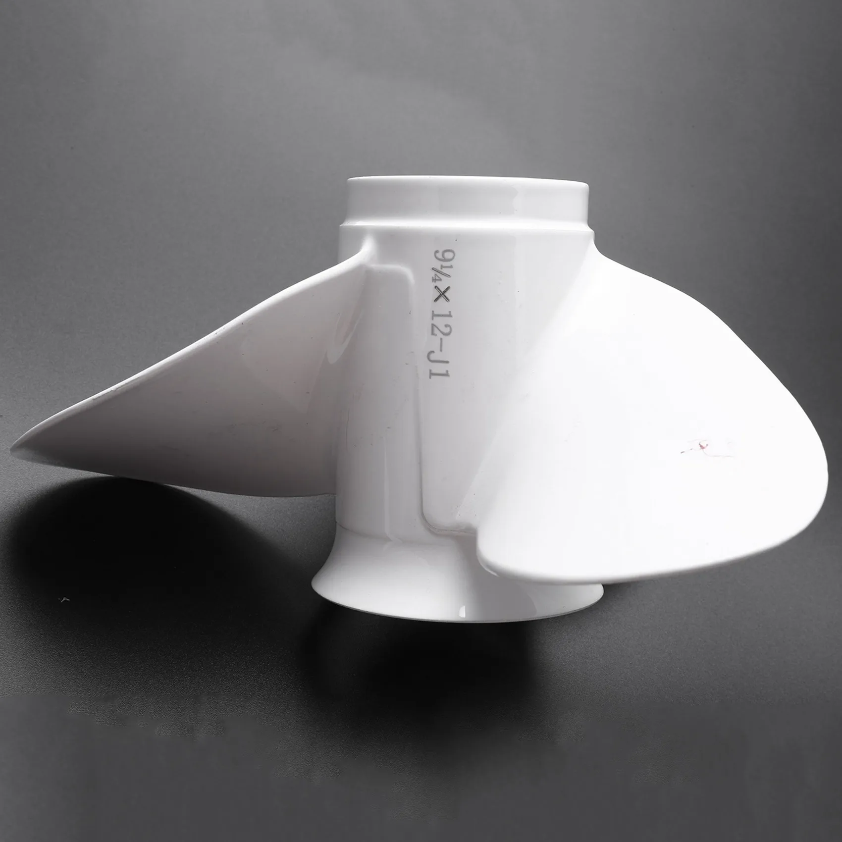 

Authentic 2X Ship Engine Outboard Propeller 3-Bladed Rotary Paddle 683-45941-00-El 9 1/4 X 12 For 9.9-15Hp Aluminum White