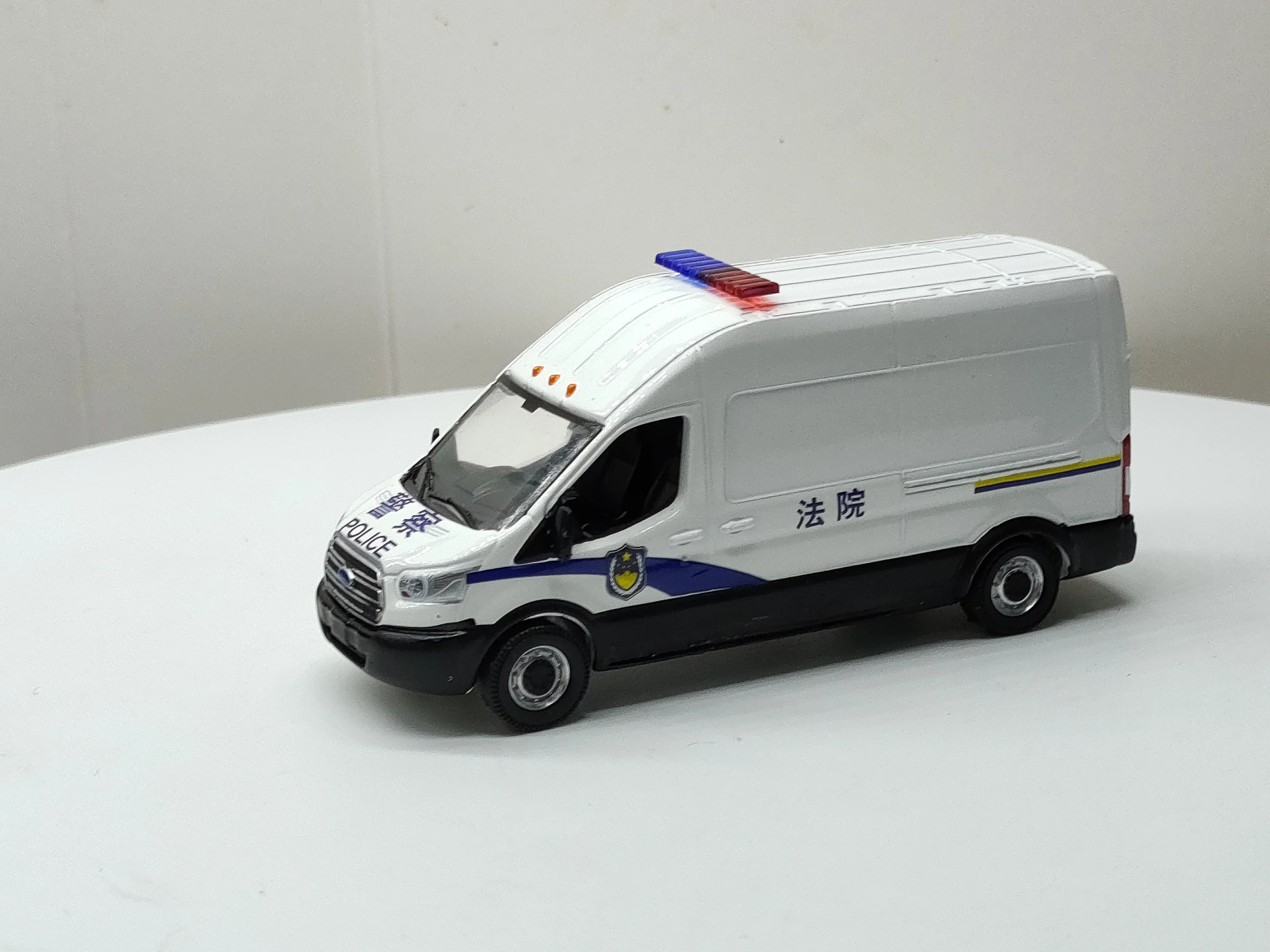 GreenLight 1:64 2015 فورد ترانزيت فان مالك لتقوم بها بنفسك تجديد سبيكة نماذج السيارات المقتنيات الهوايات اللعب الهدايا سبيكة نموذج سيارة Colle