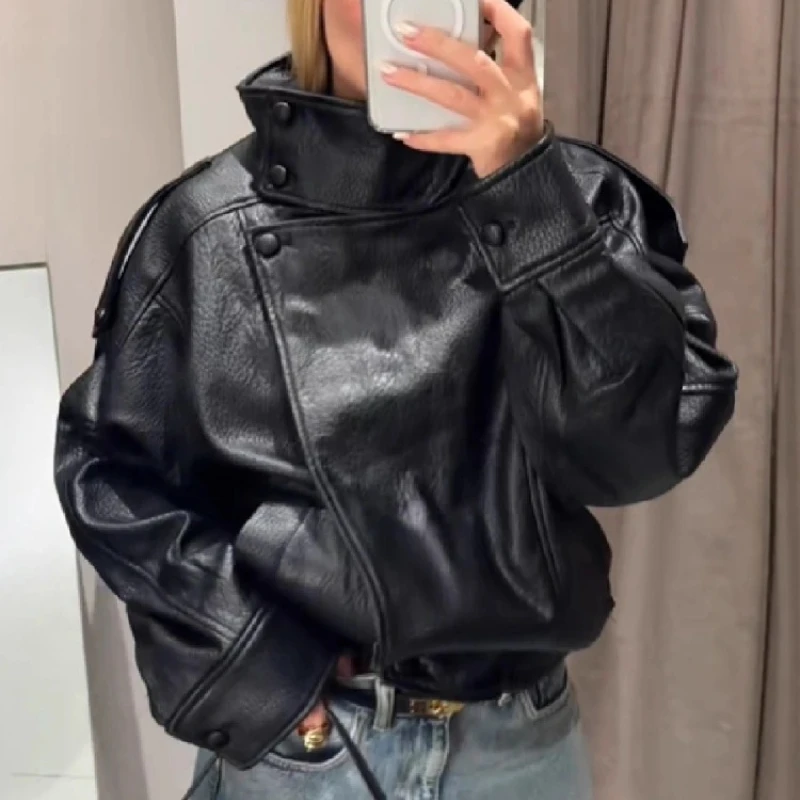 2025 Giacca in pelle con risvolto di nuova moda autunno e inverno per donna Capispalla allentato Top stile motociclista nero