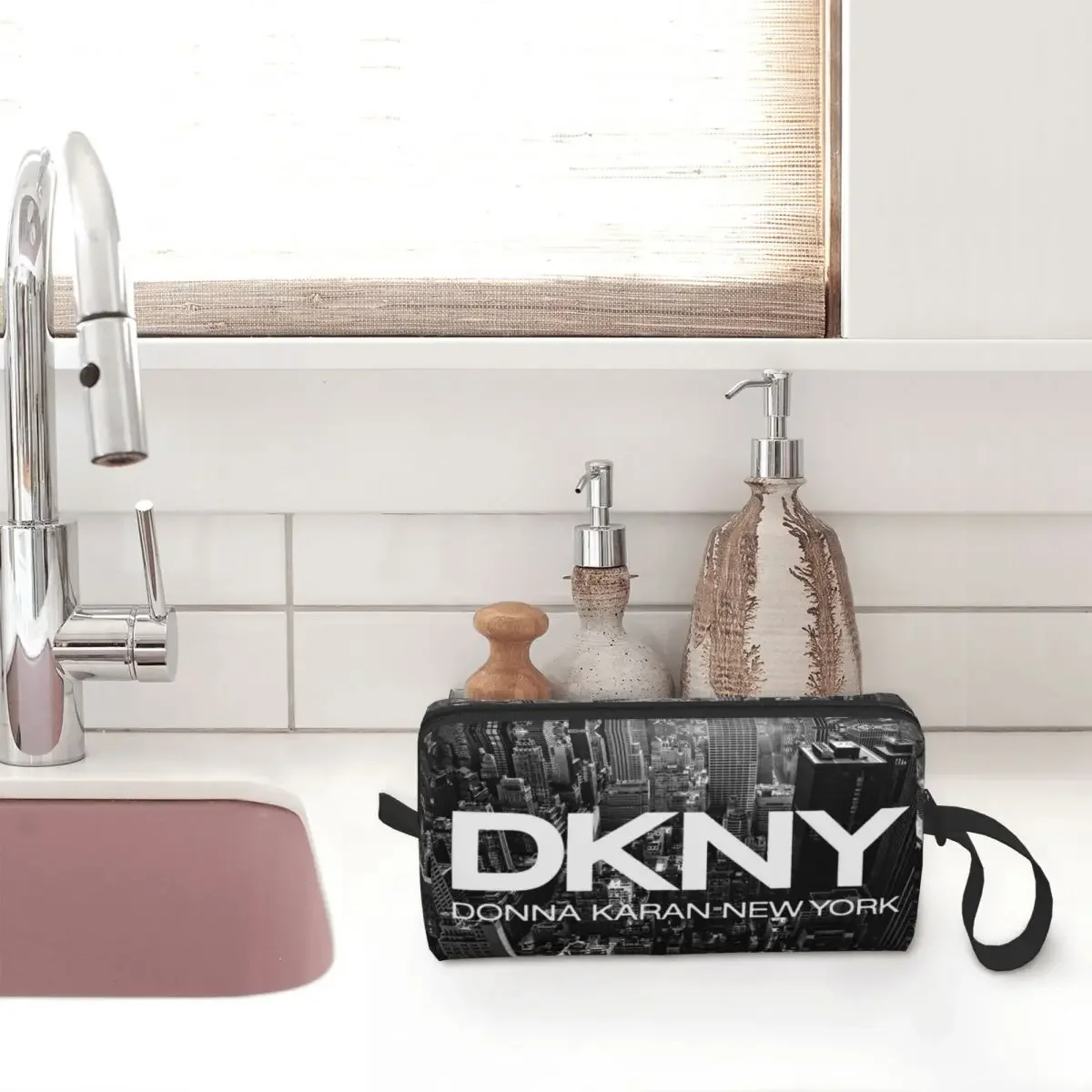 DKNYS NewYork Skyline Makeup Bag Pouch Cosmetic Bag for Men Women Toiletry Bag Storage Pouch Bag