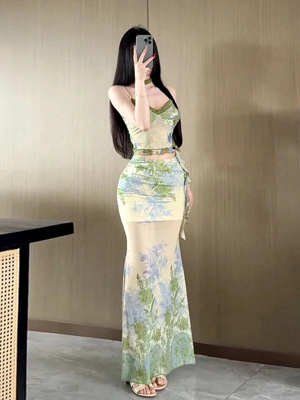 

Новый летний элегантный комплект из двух предметов: топ-боди в стиле китайского ретро и юбка-«рыбий хвост» из полиэстера с V-образным вырезом.