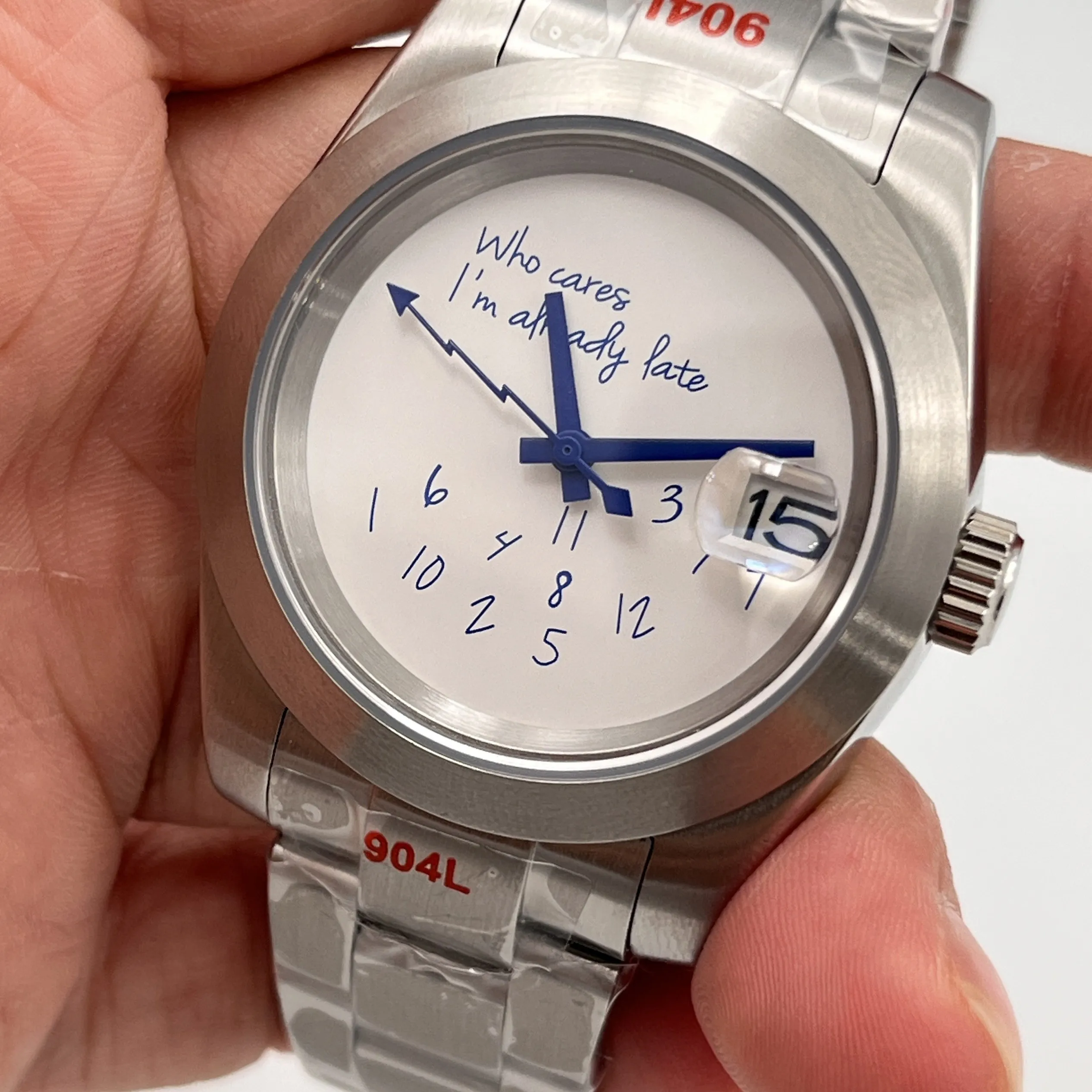 

36/39mm modified spoof watch, equipped with nh35 movement, sapphire glass, life waterproof, transparent