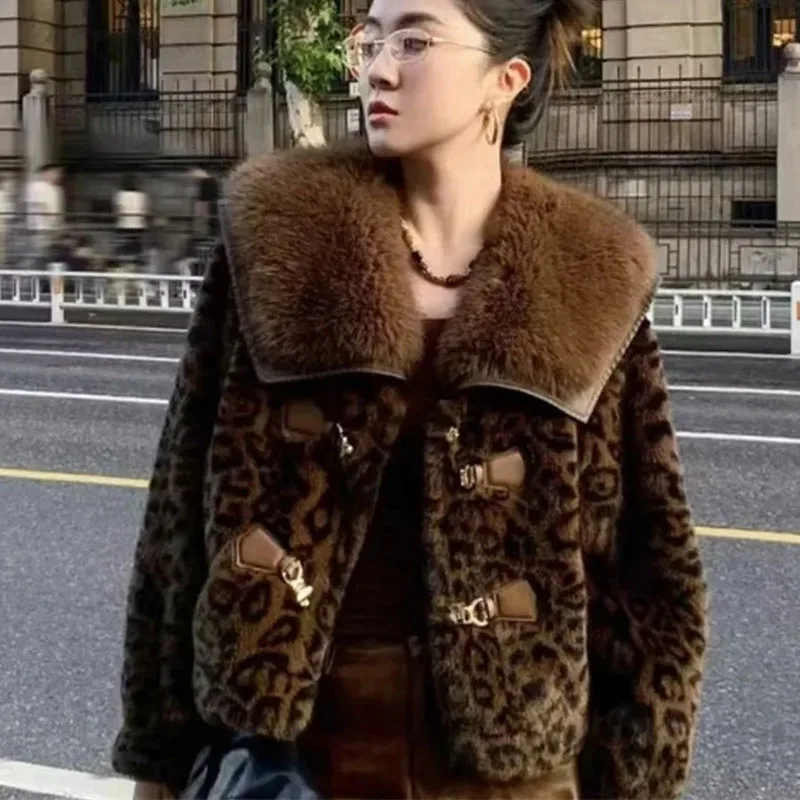 Outono inverno feminino flip colarinho casaco de pele do falso coreano feminino mangas compridas topo de pele 2025 senhoras moda casual curto jaqueta de pelúcia