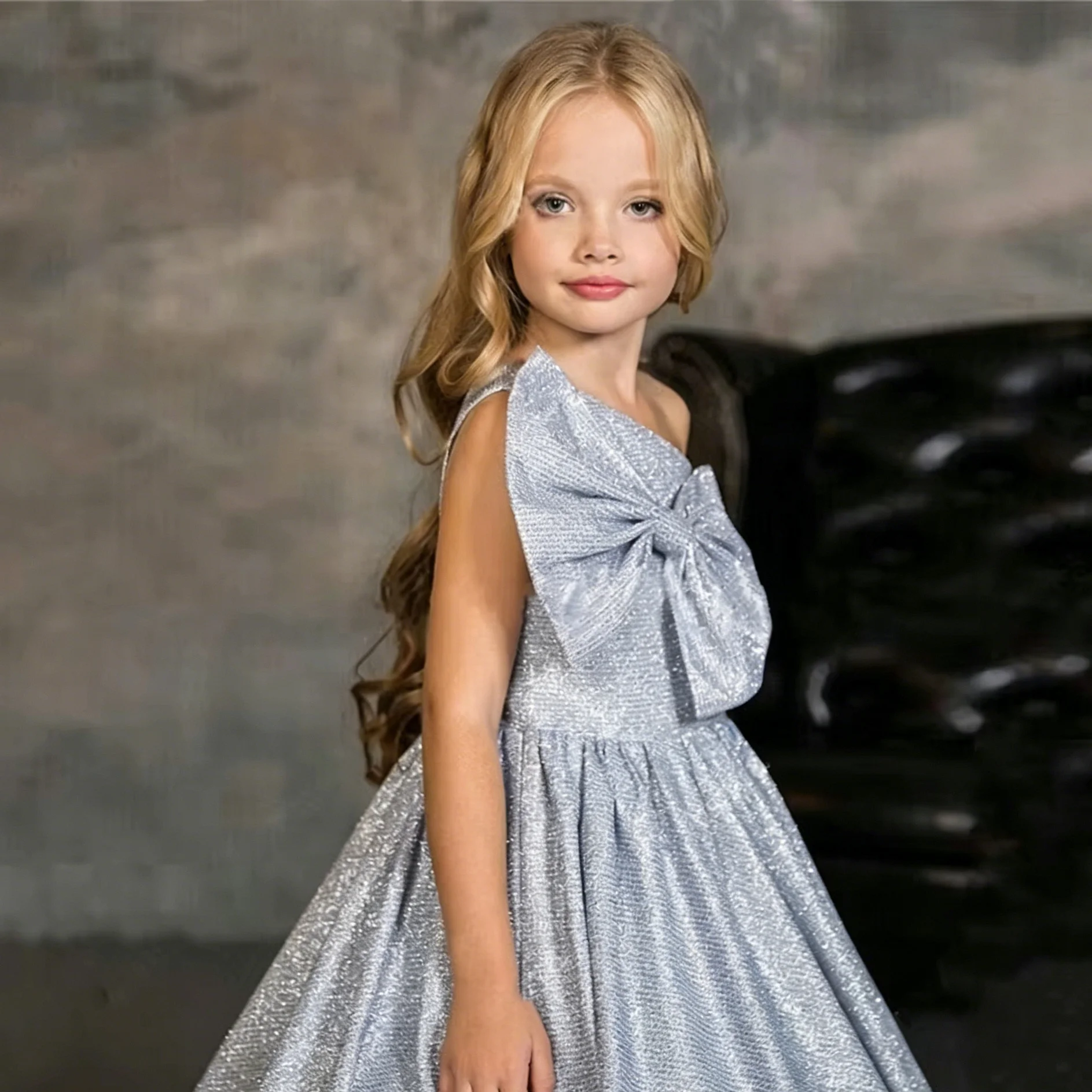 Maßgeschneidertes Blumenmädchenkleid für die Hochzeit, glitzernde Schleife, ärmellos, bodenlang, elegantes Kindergeburtstagskleid für die Erstkommunion
