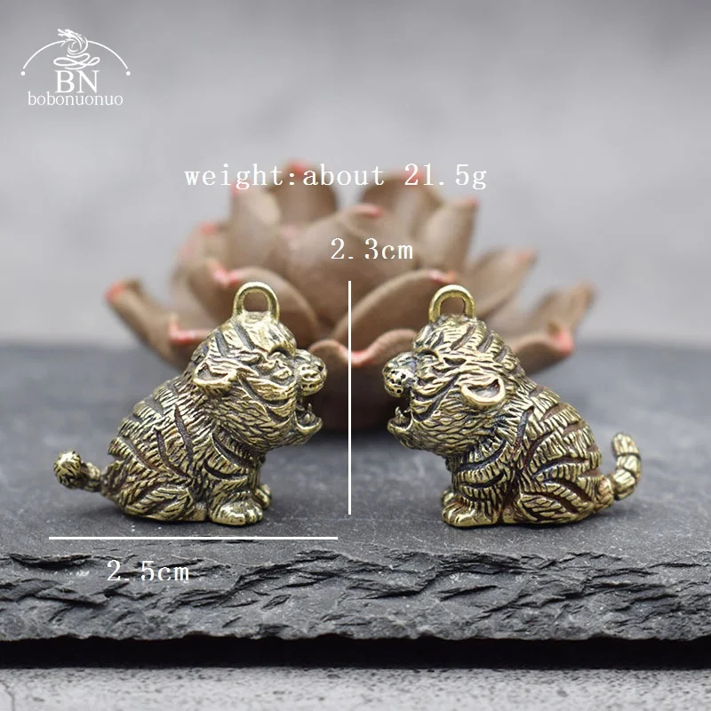 Copper Tiger Small Ornaments Retro Brass Chinese Zodiac Animal Tiger Statue Figurines Keychains Pendants Antique Home Desk Decor