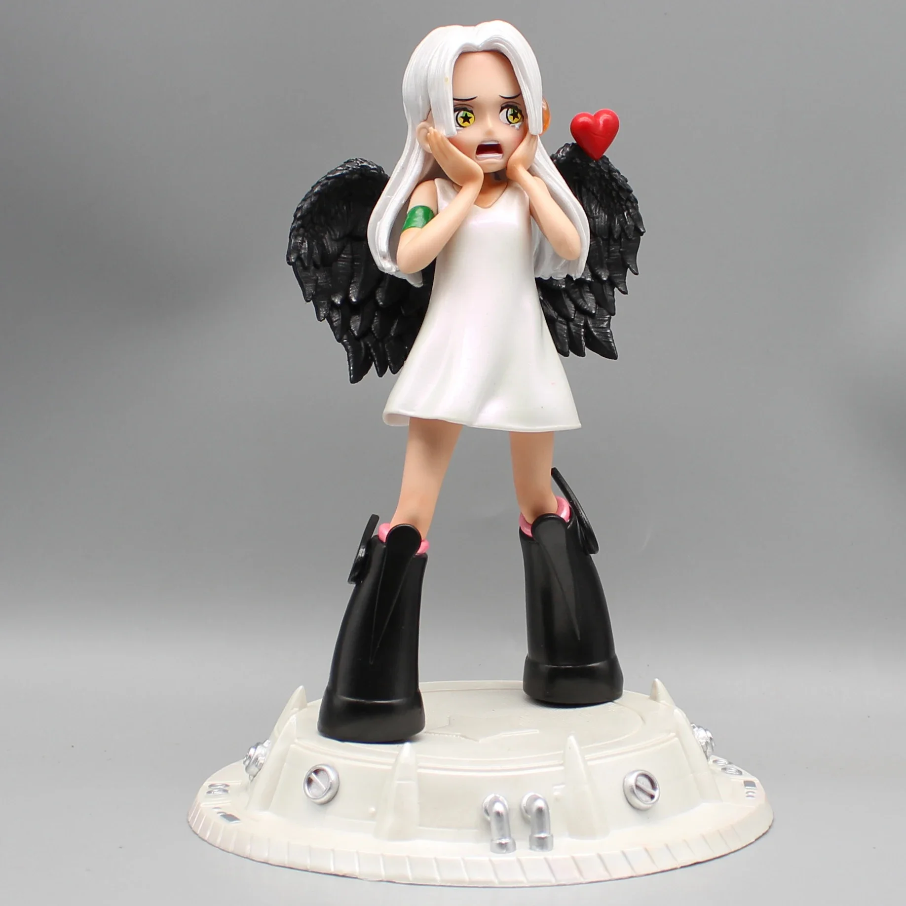 Wandai 24cm Pirate King GK Super Cute Angel Little Empress Hand Made anime Model Ornaments of Snake Ji Hankook Animation