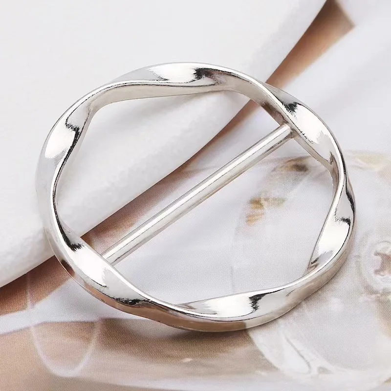 Scarf Ring Clip T-shirt Tie Clips for Women Metal Round Circle Clip Buckle Clothing Wrap Holder Scarf Ring for Neckerchief Shawl