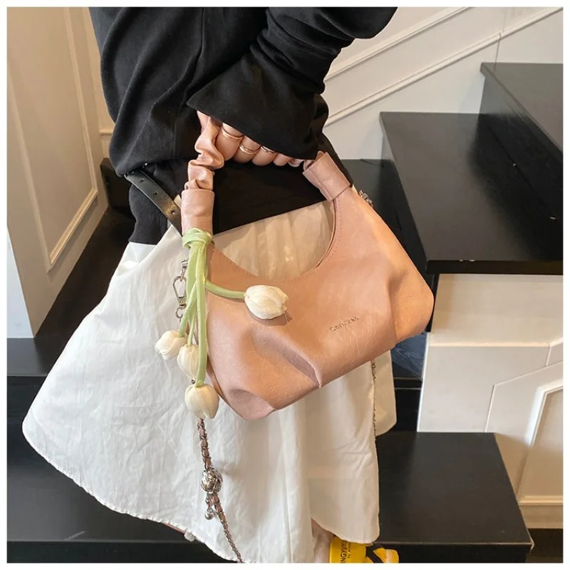 

Luxury Classic Designer Paris Fashion Inspired Crossbody Purse For Women With Large Capacity And Trendy Look