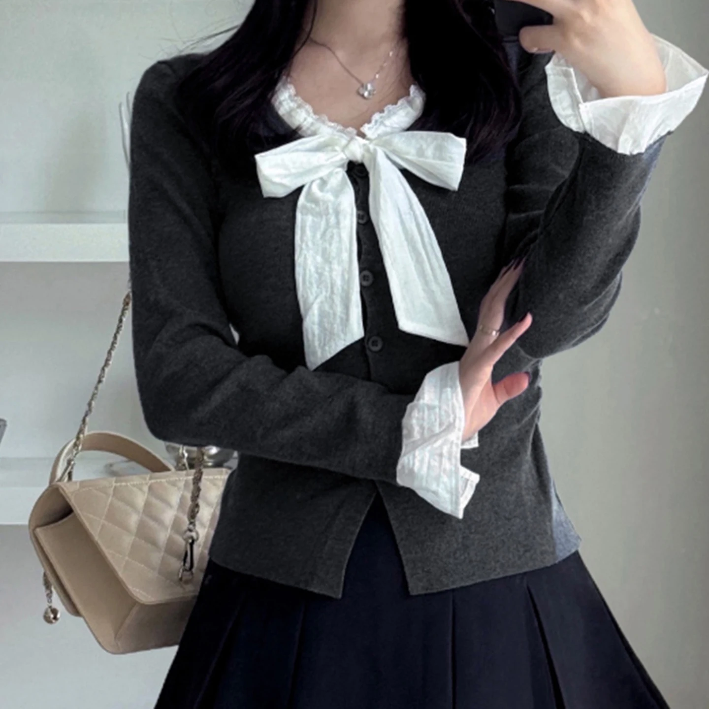 

French Style Lace Trim Bow T-Shirt Casual Slim Deep V-Neck Long Sleeve Tees Women 2025 Autumn Spring Fashion Streetwear Ladies