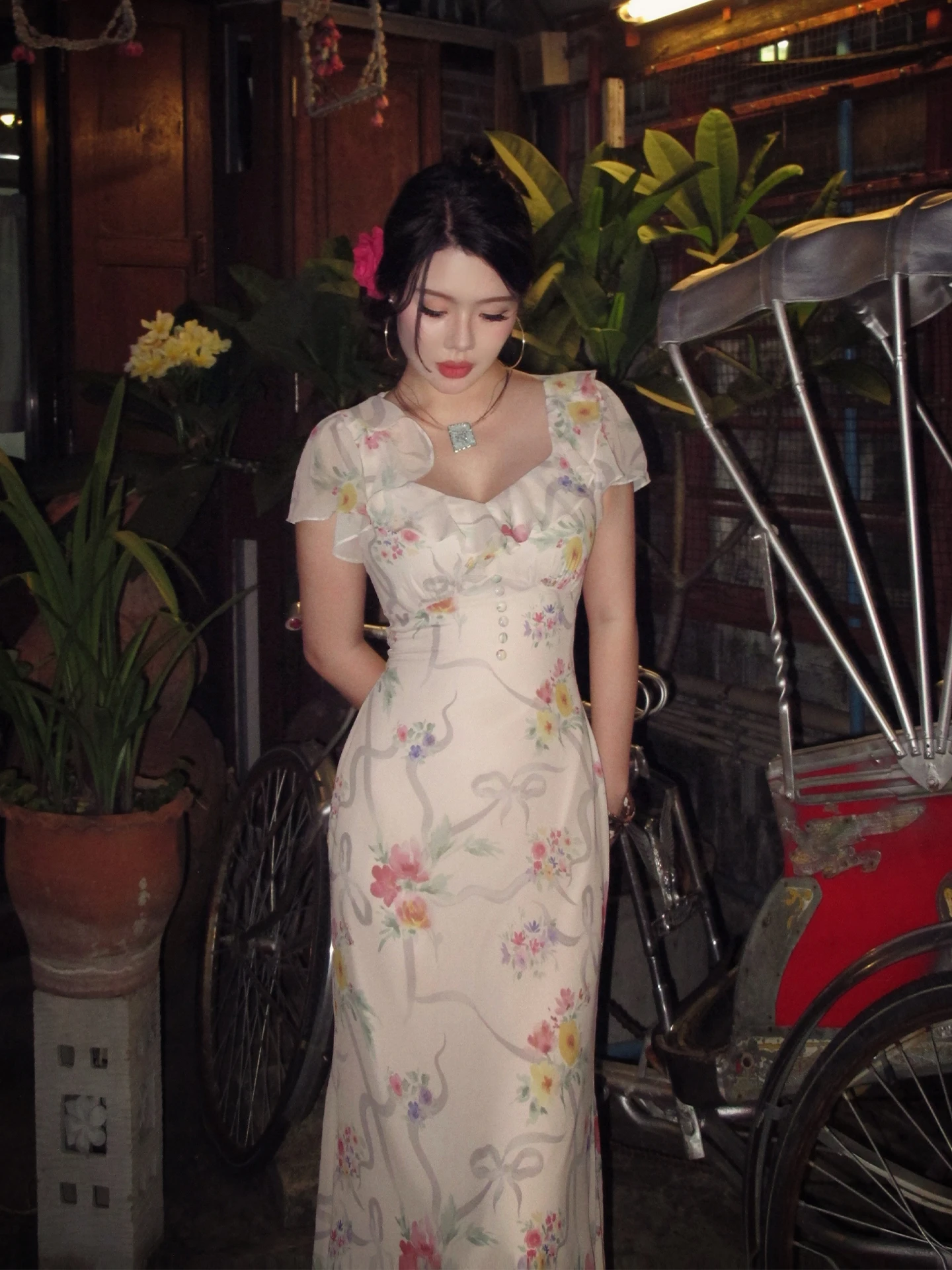 Vestido Gai Damao Gris Champán Primavera Verano 2026 con Estampado Floral, Estilo Francés, Manga Corta, Corte Ajustado y Recto