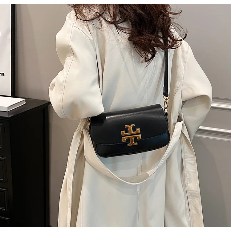 Новинка 2023 года, сумка подмышки из лакированной кожи с зерном личи — кошелек через плечо/плечо с цепочкой, шикарная и универсальная маленькая сумка для женщин